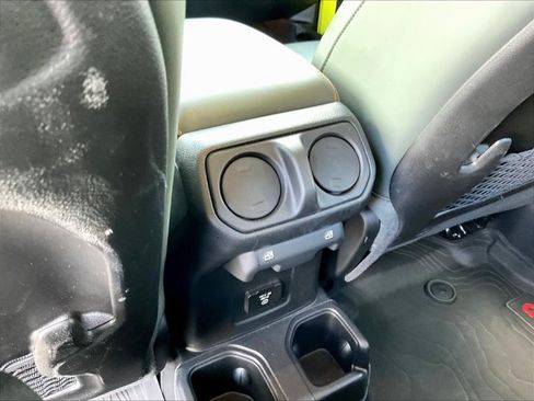Used 2024 Jeep Gladiator Mojave AWD/4WD image 24