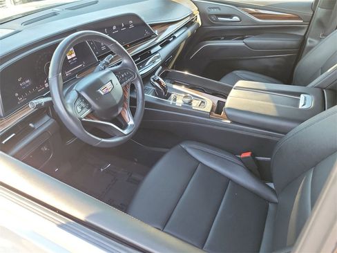 Certified 2024 Cadillac Escalade ESV Luxury image 10