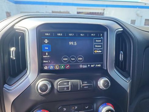 Used 2021 GMC Sierra 2500 SLT w/ SLT Preferred Package AWD/4WD image 18