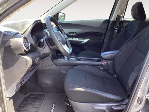 Used 2022 Nissan Kicks SV image 25