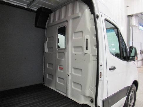 Used 2021 Mercedes-Benz Sprinter 2500 image 20