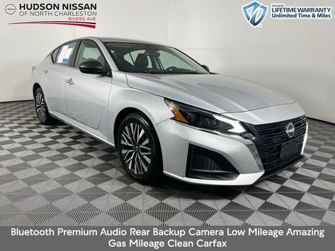 Used 2024 Nissan Altima 2.5 SV FWD image 1