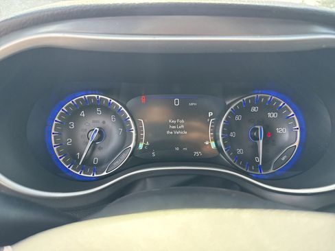 New 2026 Chrysler Pacifica Select FWD image 24