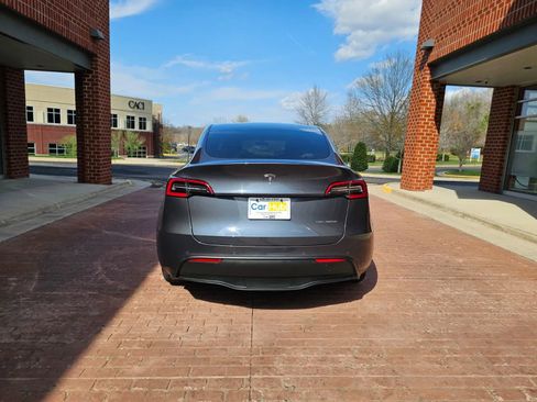 Used 2020 Tesla Model Y Long Range AWD/4WD image 5