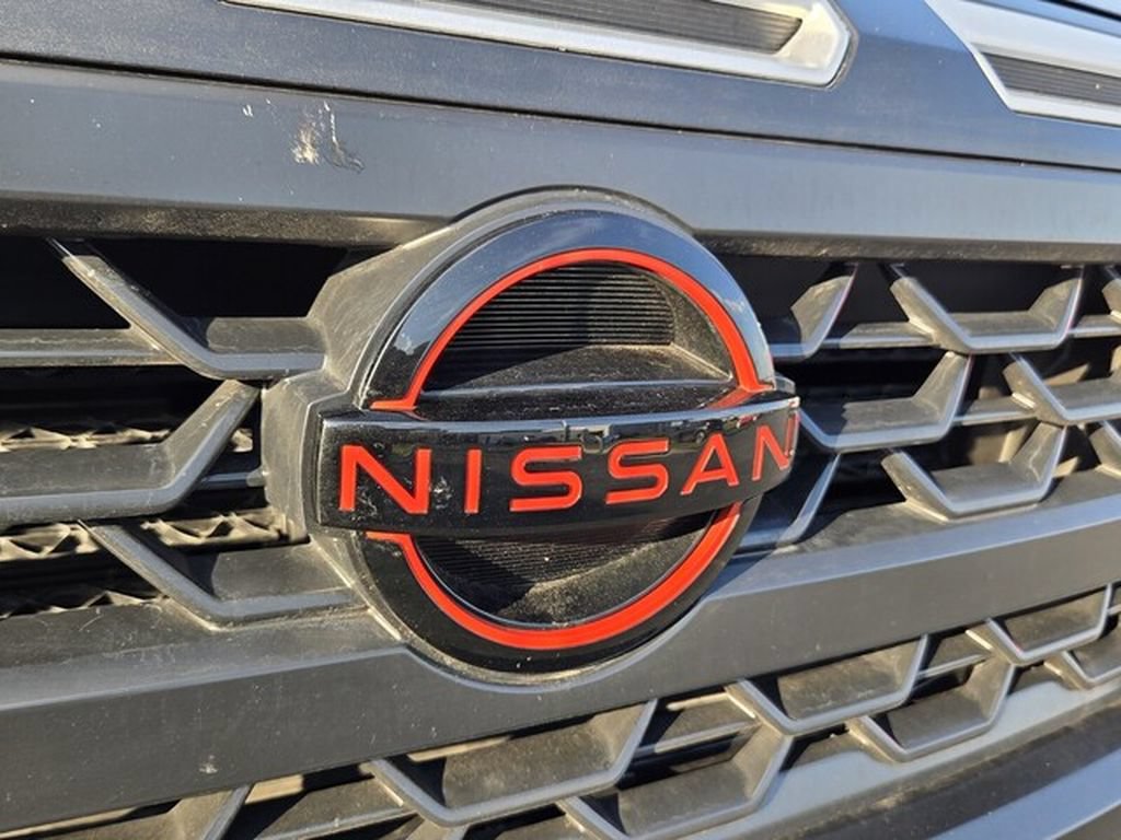 Used 2026 Nissan Frontier PRO-4X AWD/4WD image 3