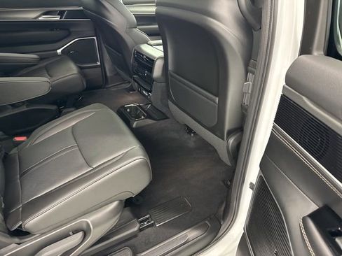 New 2026 Jeep Grand Wagoneer 4WD image 31