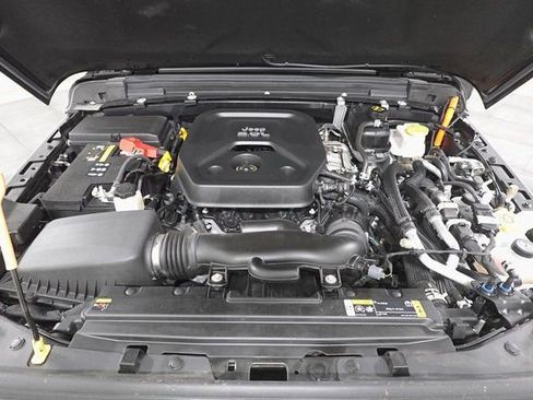 Used 2022 Jeep Wrangler Unlimited Sahara image 30