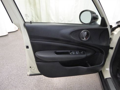 Used 2016 MINI Cooper Clubman Cooper image 21