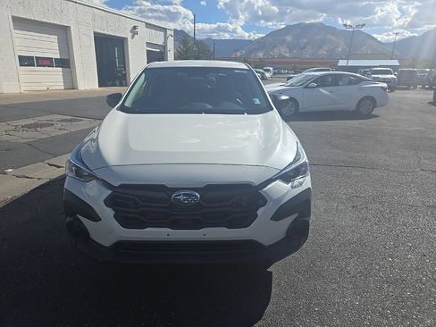 Used 2024 Subaru Crosstrek 2.0i AWD/4WD image 2
