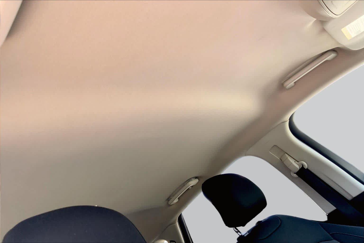 Used 2018 Ford Edge SE FWD image 13