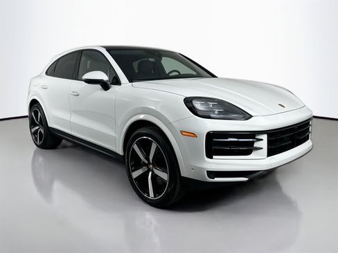 Certified 2025 Porsche Cayenne Coupe image 9