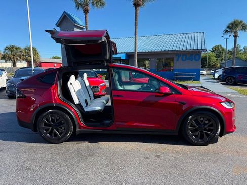 Used 2023 Tesla Model X image 4