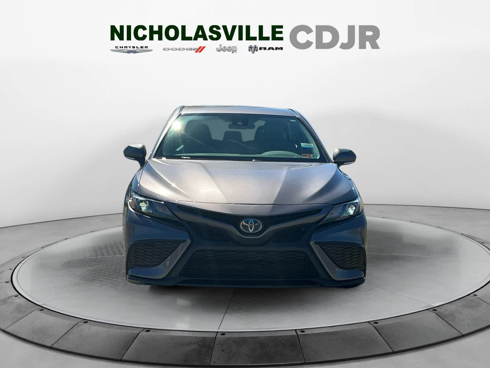 Used 2024 Toyota Camry SE FWD image 8