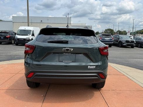 New 2026 Chevrolet Trax LT w/ LT Convenience Package FWD image 5