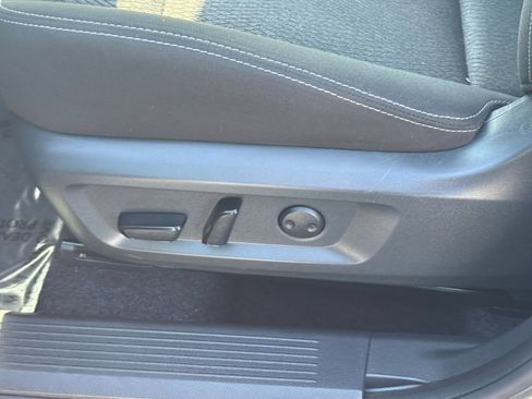Used 2025 Nissan Rogue SV FWD image 22