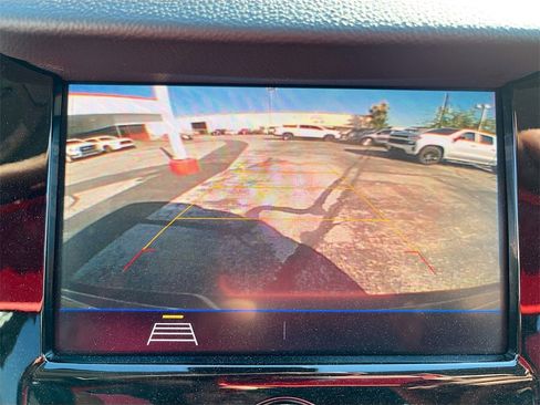 Used 2022 Chevrolet Trax LT w/ LT Convenience Package image 13