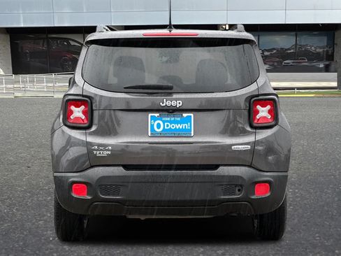 Used 2017 Jeep Renegade Latitude w/ Popular Equipment Group AWD/4WD image 8