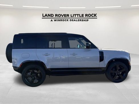 New 2026 Land Rover Defender 110 X-Dynamic SE image 4