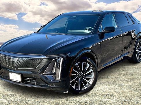 Certified 2024 Cadillac Lyriq Sport image 3