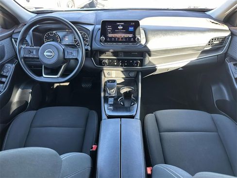 Used 2023 Nissan Rogue S image 2