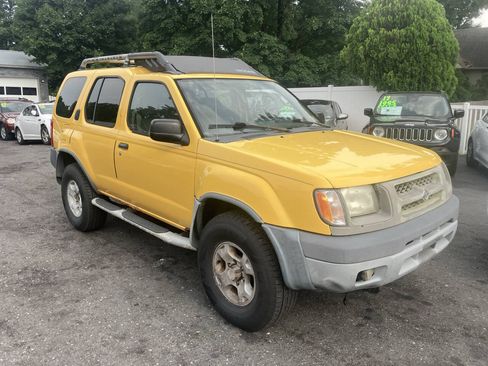 Used 2000 Nissan Xterra SE AWD/4WD image 2