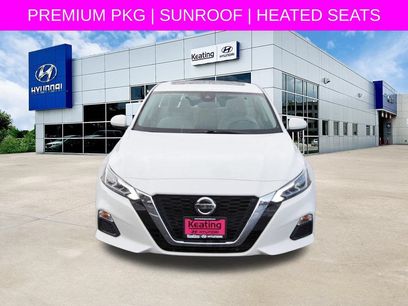 Used 2022 Nissan Altima 2.5 SV w/ SV Premium Package