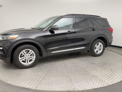 Used 2023 Ford Explorer XLT w/ Equipment Group 202A AWD/4WD image 6