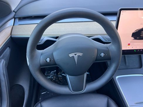 Used 2023 Tesla Model Y Long Range AWD/4WD image 14