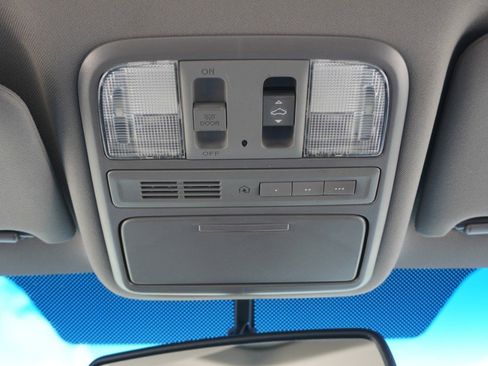 Used 2010 Honda Pilot Touring image 27