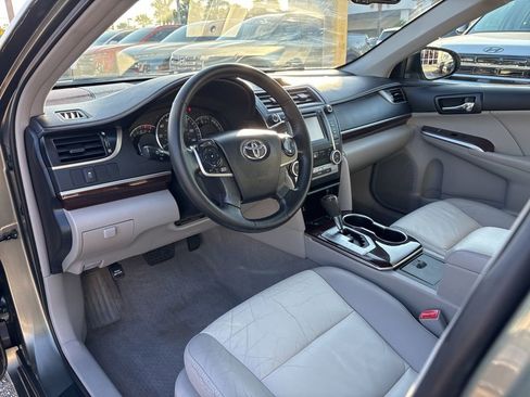 Used 2012 Toyota Camry image 12