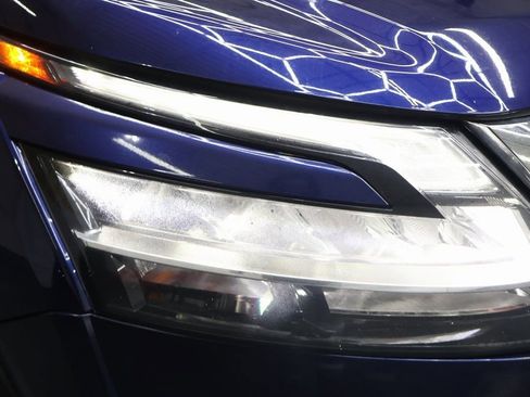 Used 2022 Nissan Pathfinder Platinum w/ Cargo Package image 27