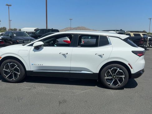 Used 2024 Chevrolet Equinox EV LT FWD image 9