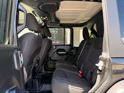 Used 2019 Jeep Wrangler Unlimited Sport S AWD/4WD image 24