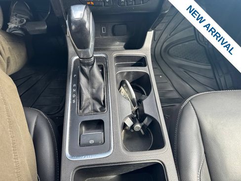 Used 2019 Ford Escape Titanium AWD/4WD image 25