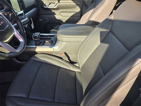 New 2026 GMC Sierra 1500 SLT image 17