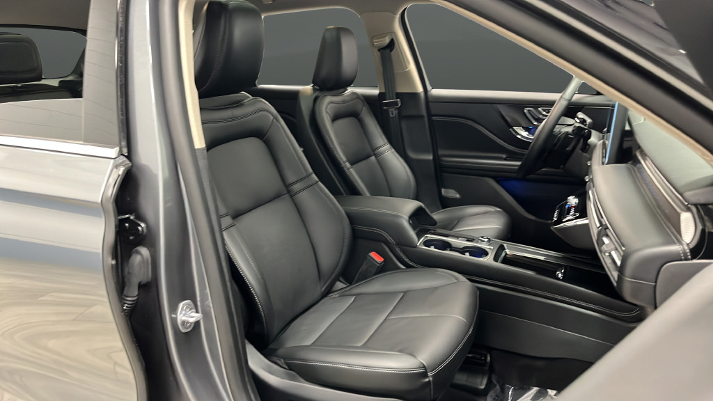 Used 2025 Lincoln Corsair Reserve AWD/4WD image 24