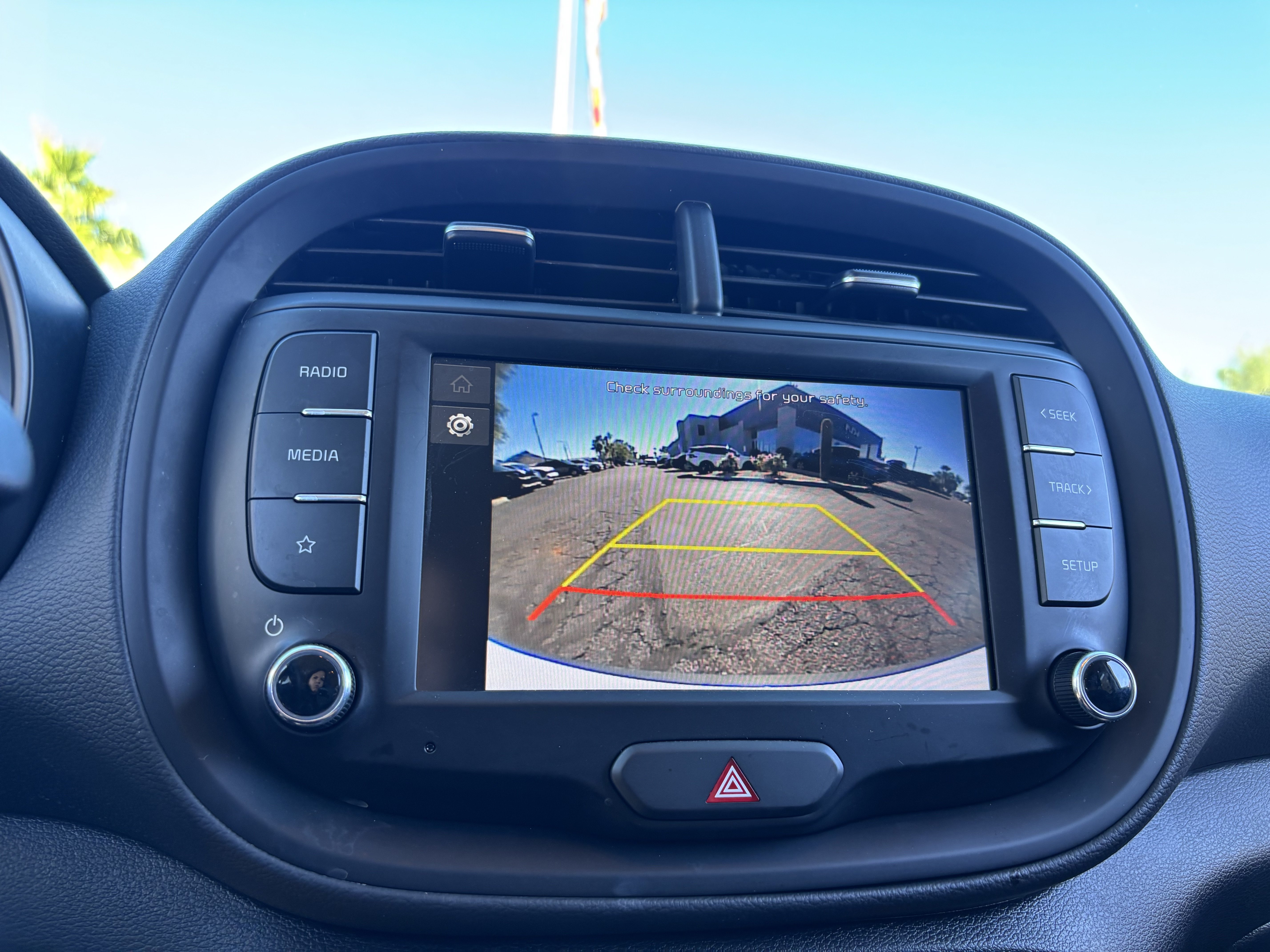 Certified 2025 Kia Soul LX w/ LX Technology Package FWD image 21