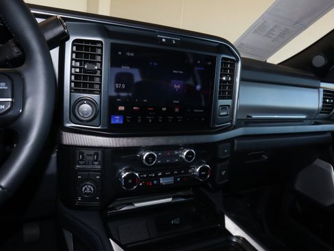 Used 2025 Ford F250 Platinum w/ Tremor Off-Road Package image 27