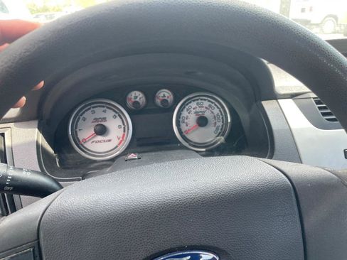 Used 2010 Ford Focus SE image 12