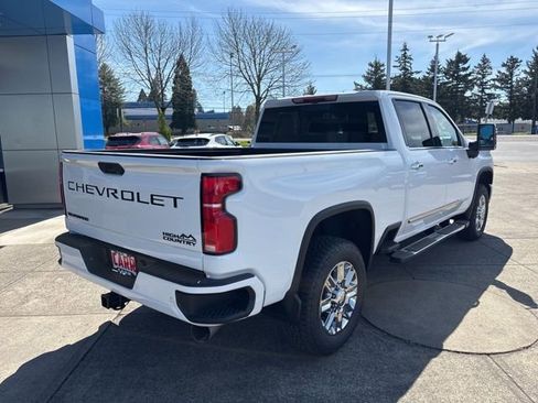 New 2026 Chevrolet Silverado 3500 High Country w/ High Country Premium Package AWD/4WD image 10