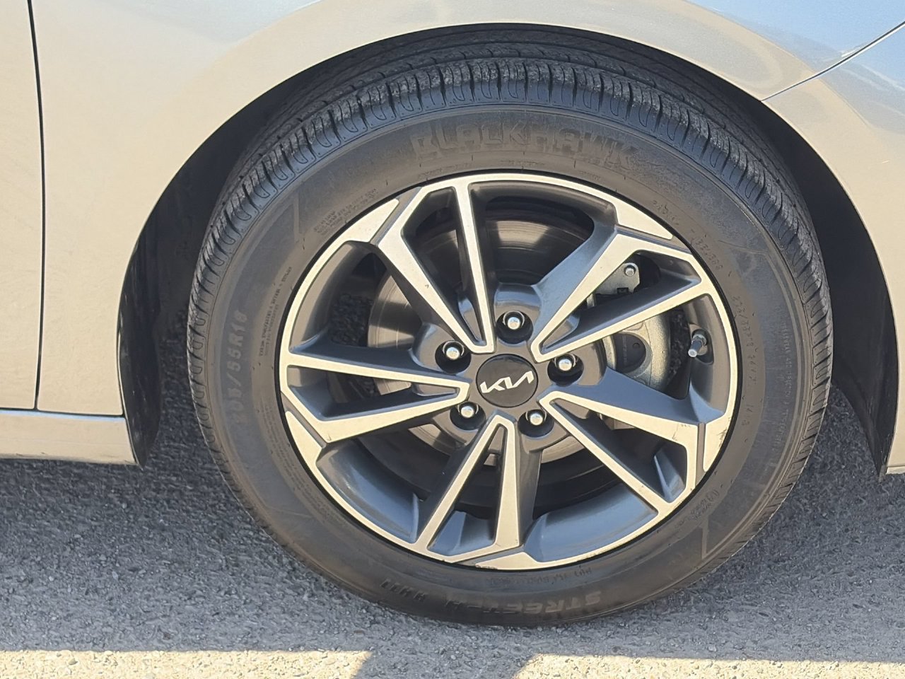 Used 2023 Kia Forte LXS w/ LXS Technology Package FWD image 9