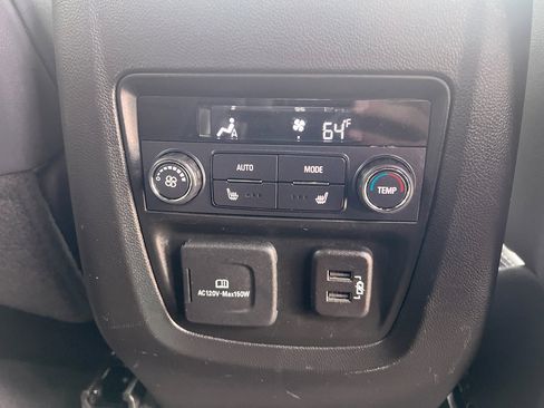 Used 2024 Buick Enclave Premium image 17