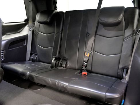 Used 2018 Cadillac Escalade Platinum image 29