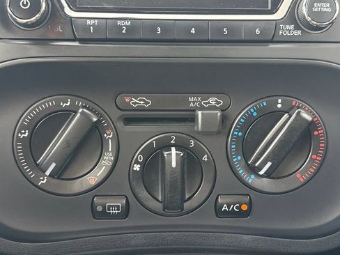 Used 2015 Nissan Juke S AWD/4WD image 29
