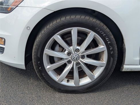 Used 2016 Volkswagen Golf SE w/ Lighting Package FWD image 9