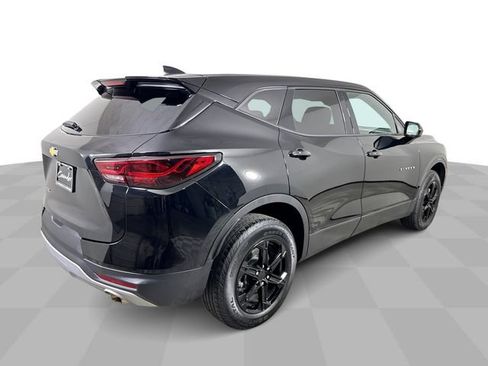 Used 2025 Chevrolet Blazer LT FWD image 8