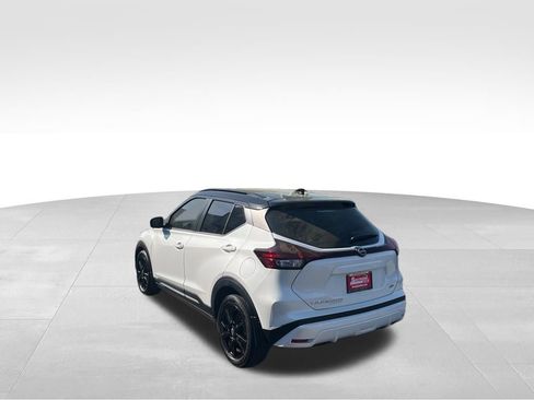 Used 2023 Nissan Kicks SR w/ SR Premium Package FWD image 6