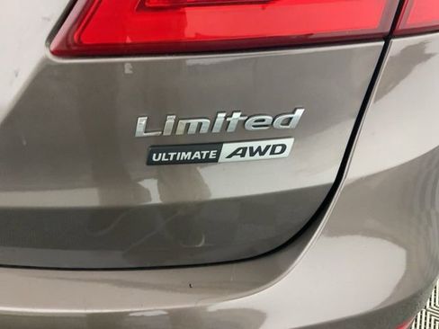 Used 2015 Hyundai Santa Fe Limited w/ Option Group 04 AWD/4WD image 13