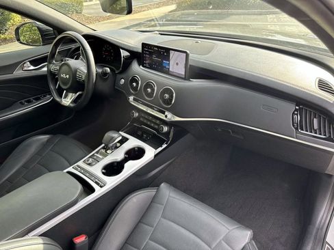Used 2022 Kia Stinger GT2 image 16