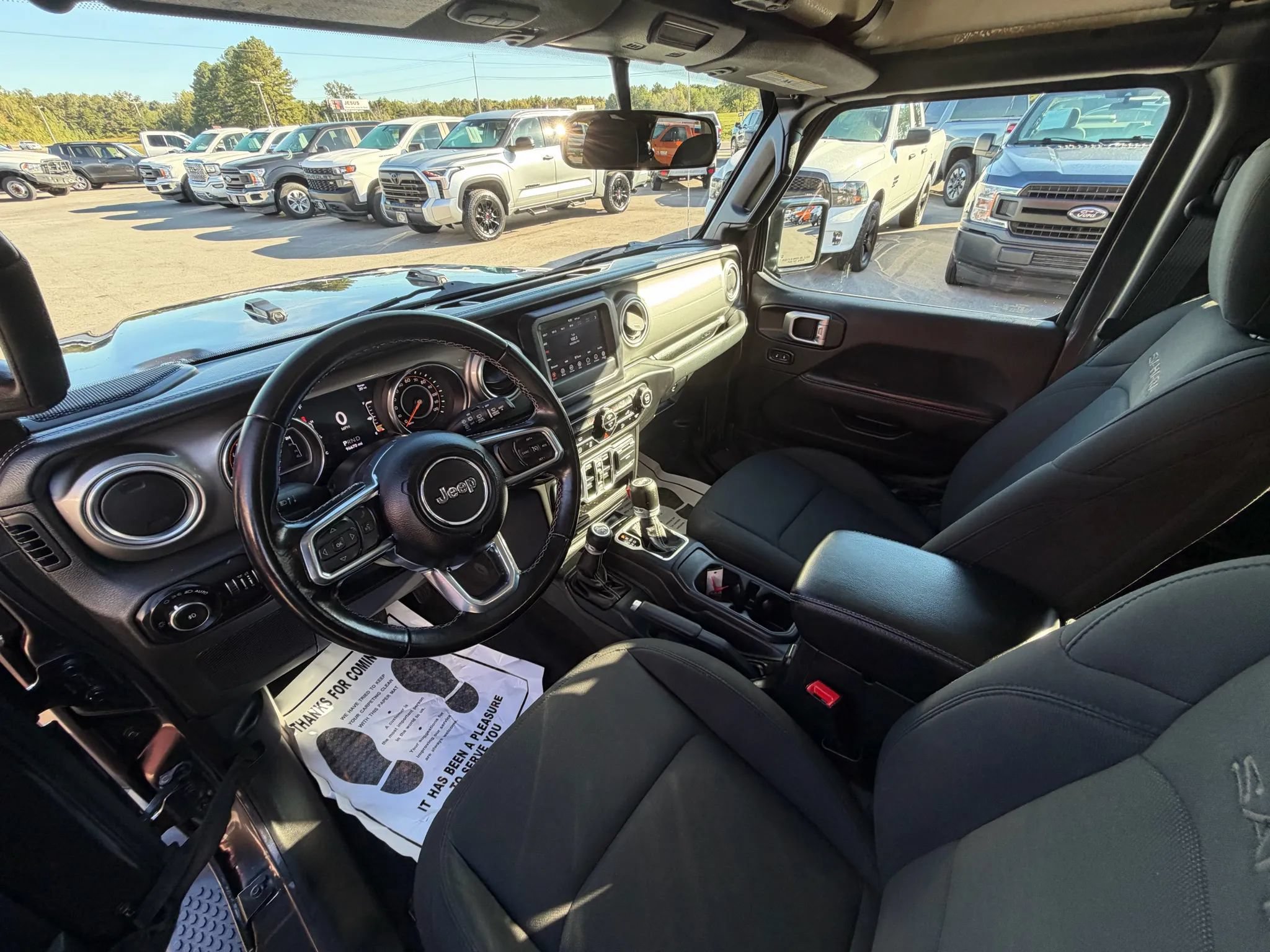 Used 2020 Jeep Wrangler Unlimited Sahara AWD/4WD image 6